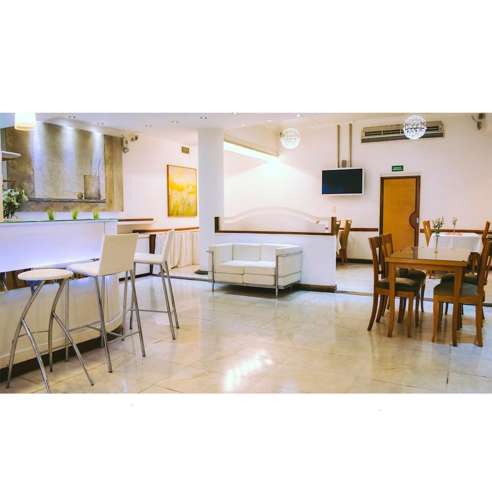 Howard Johnson Hotel Rosario 3