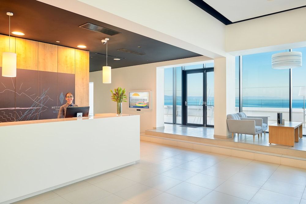 Medora Auri Family Beach Hotel 3