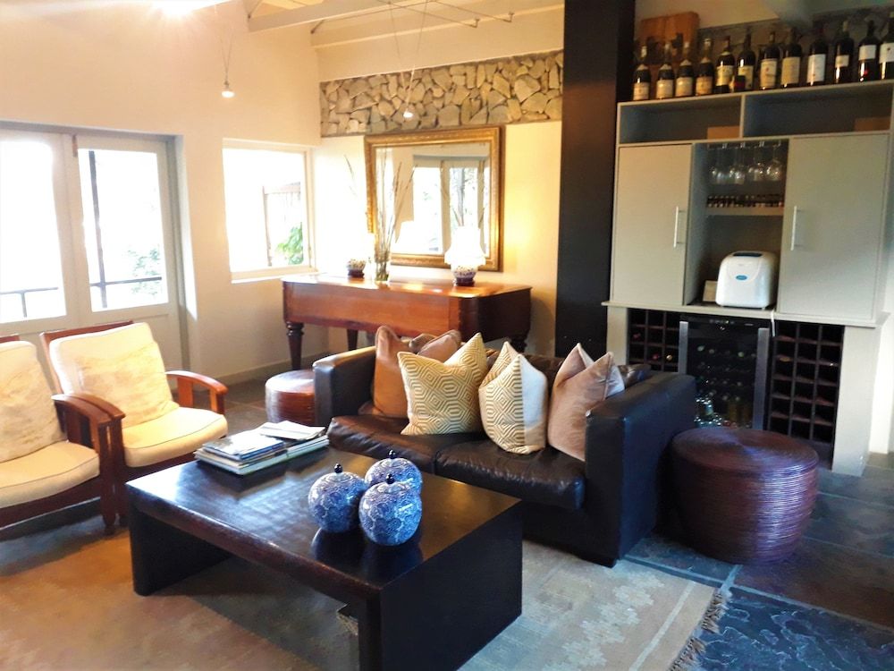 Hermanus Lodge on the Green 3