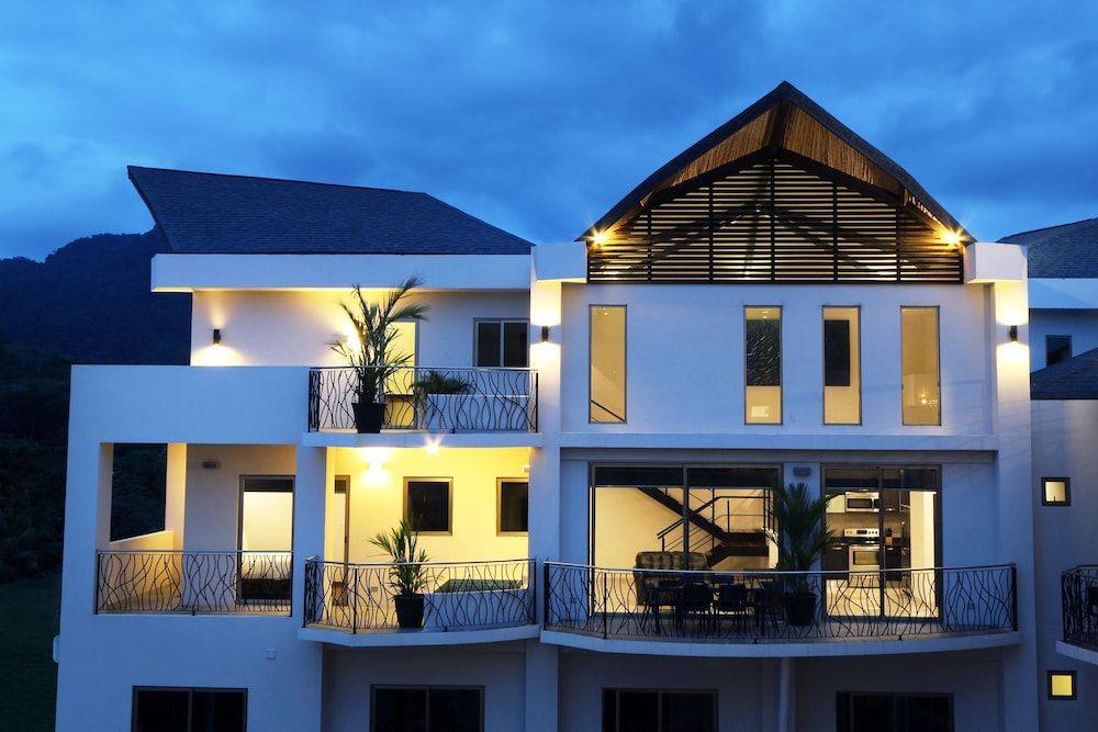 Sky Penthouses 3BR/3BTH at Oceano