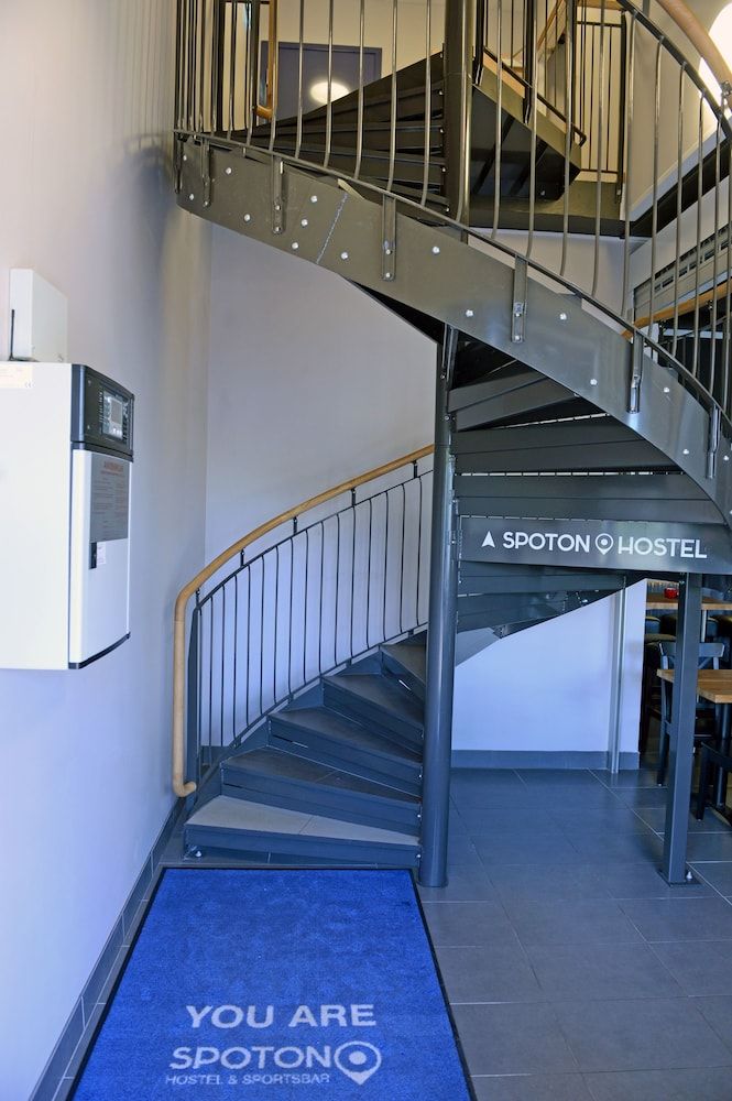 Spoton Hostel & Sportsbar 2