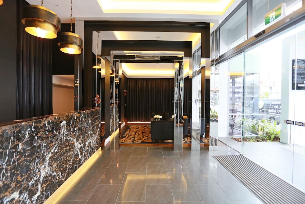 Alex Perry Hotel & Apartments 3