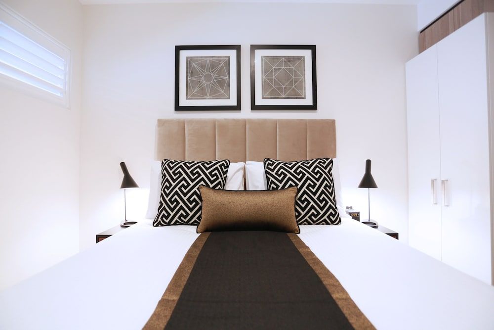 Alex Perry Hotel & Apartments 1