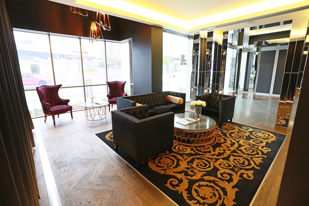 Alex Perry Hotel & Apartments 2