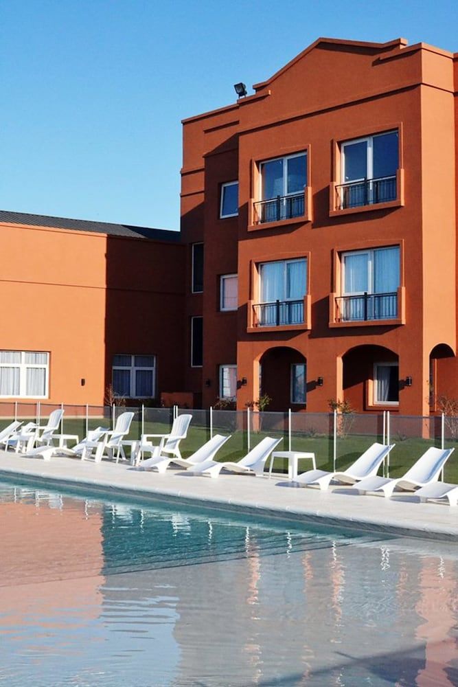 Howard Johnson By Wyndham Funes 4 estrelas em Funes