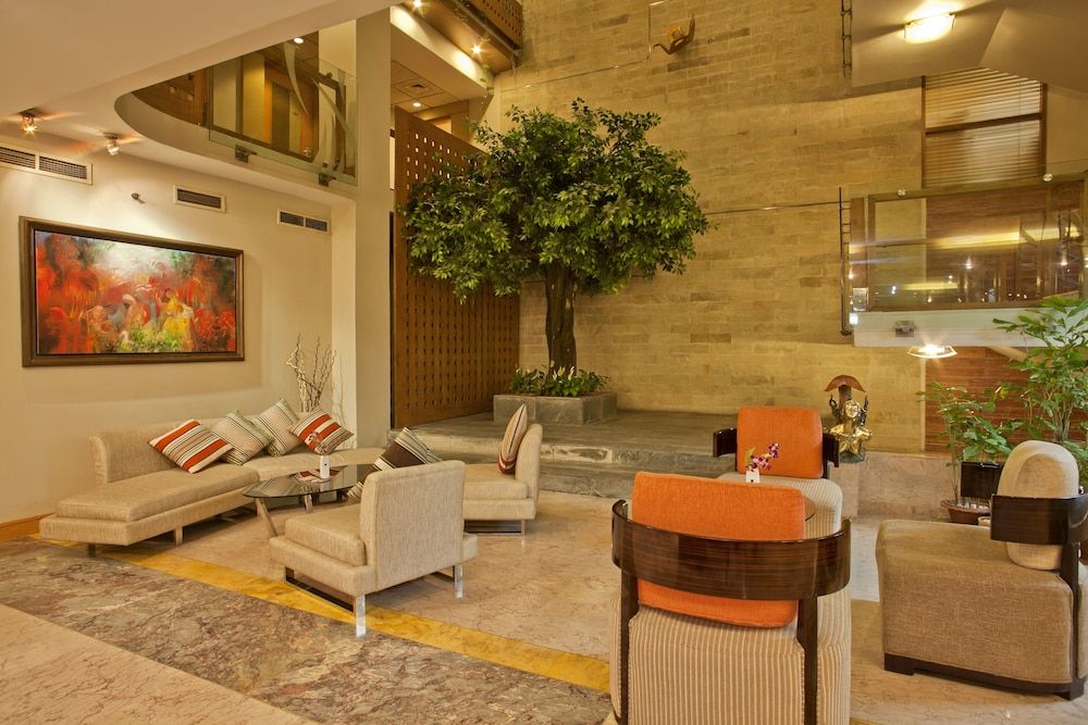 Lakeshore Hotel & Apartments 3