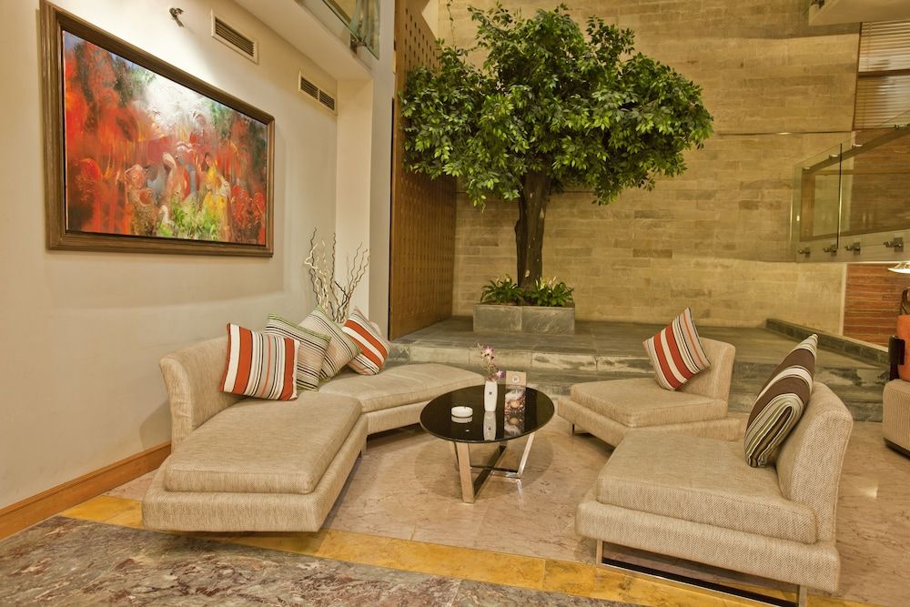 Lakeshore Hotel & Apartments 2