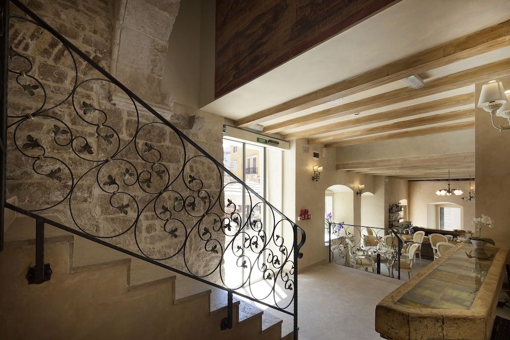 Heritage Hotel Life Palace 3