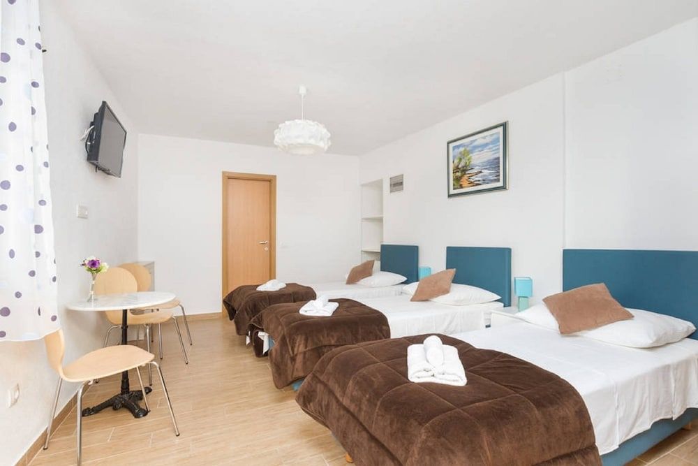 Peruzovic Rooms & Apartments 3