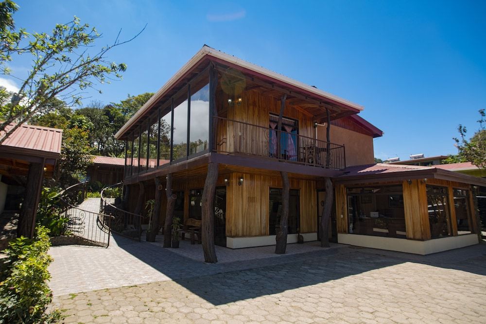 Monteverde Rustic Lodge 1