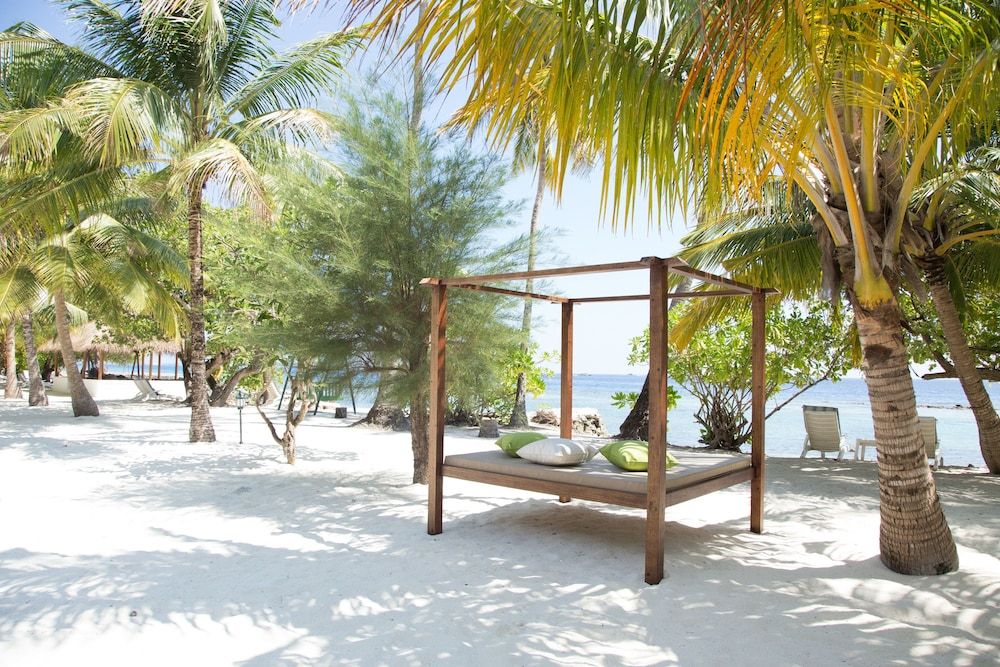 Equator Village Resort 3 étoiles à Île de Gan