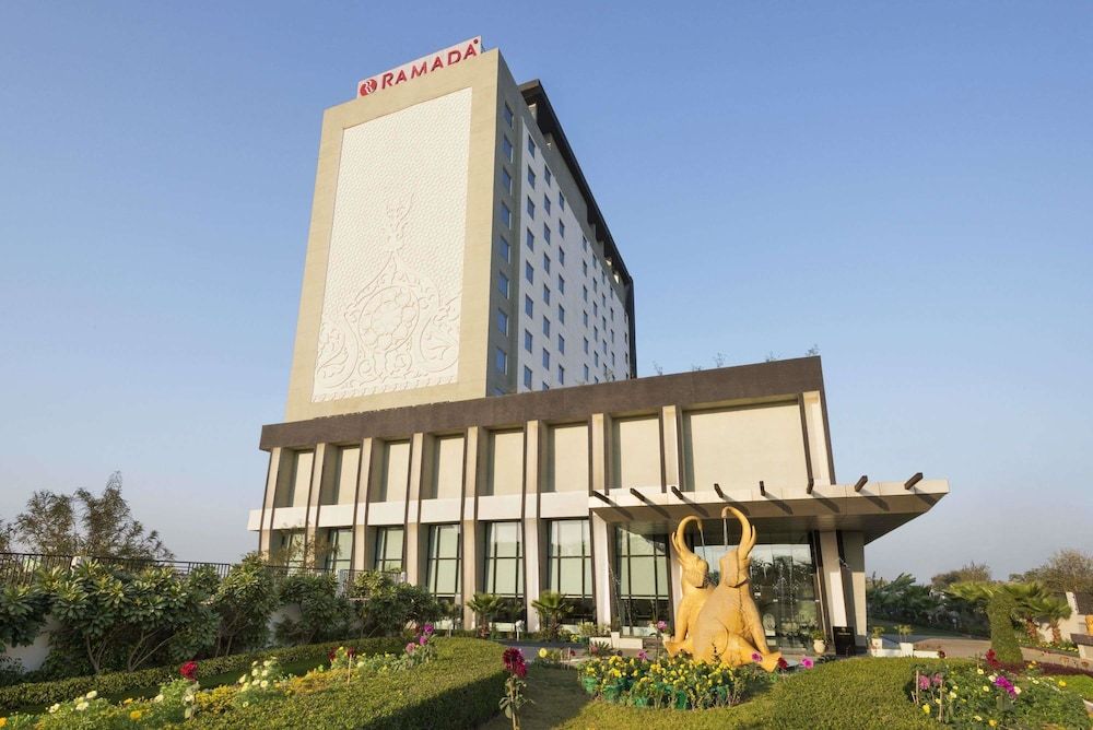 Ramada Plaza by Wyndham Agra 1