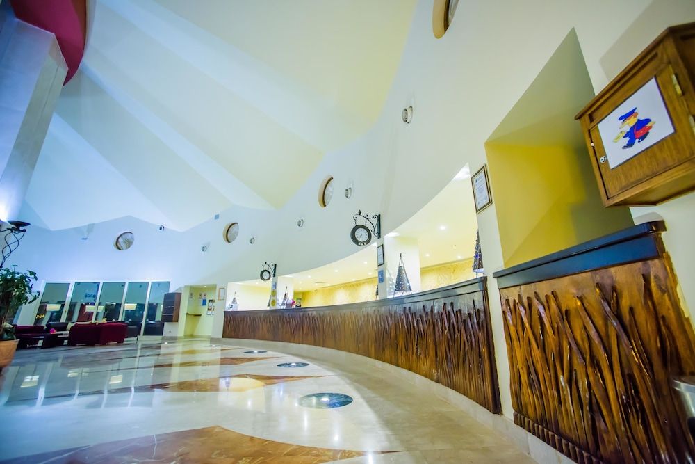 Carols Beau Rivage Hotel 3