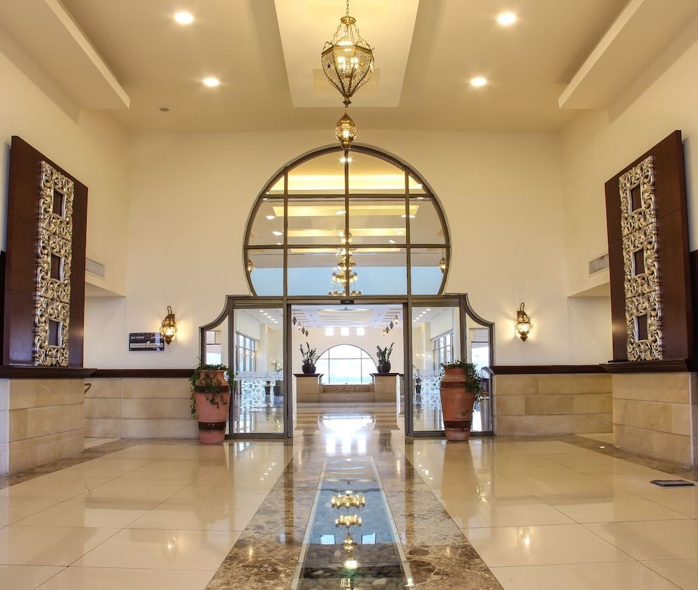 Lagoon Hotel & Resort 2