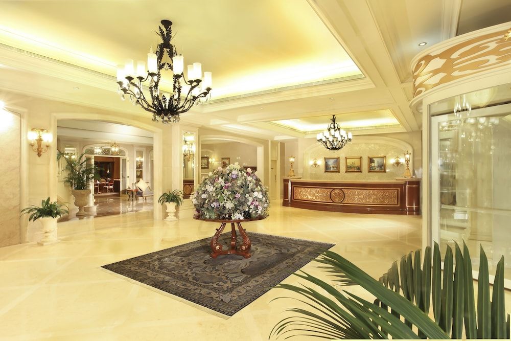 Rocks Hotel 2 Rocks Hotel 2