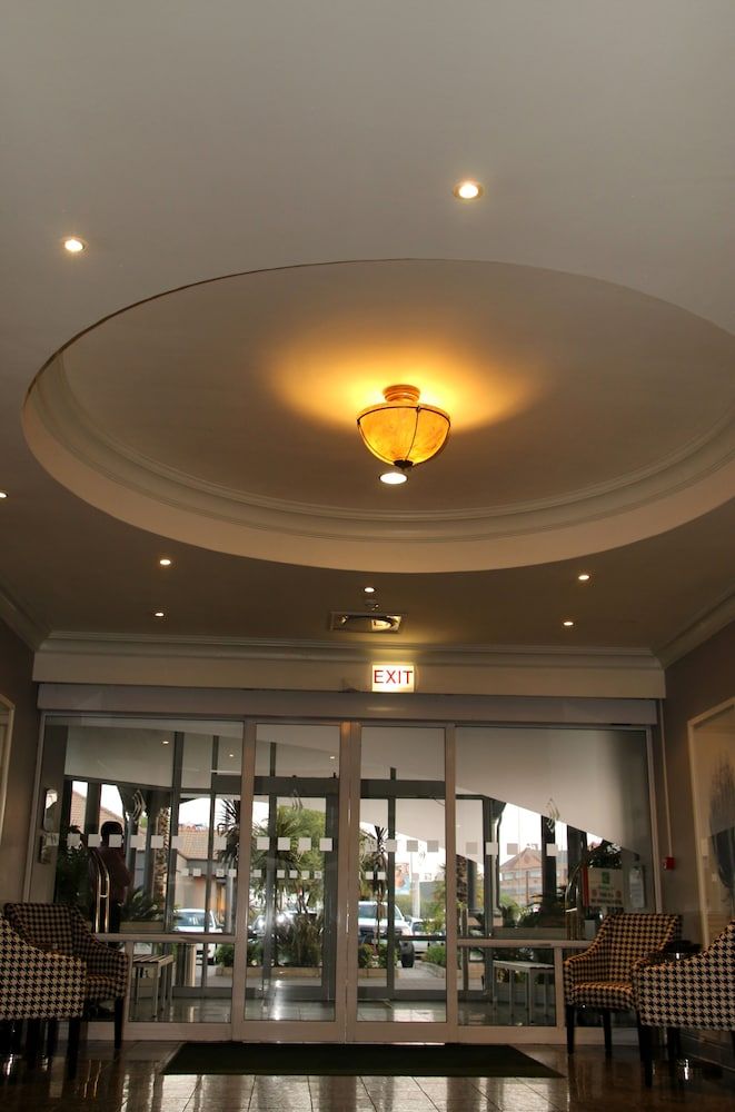 Holiday Inn Johannesburg Airport 2