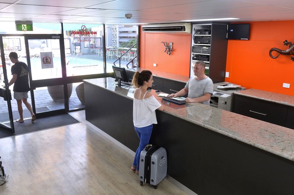 Youth Shack Backpackers - Hostel 2