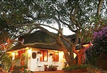 Moontide Guest Lodge 1