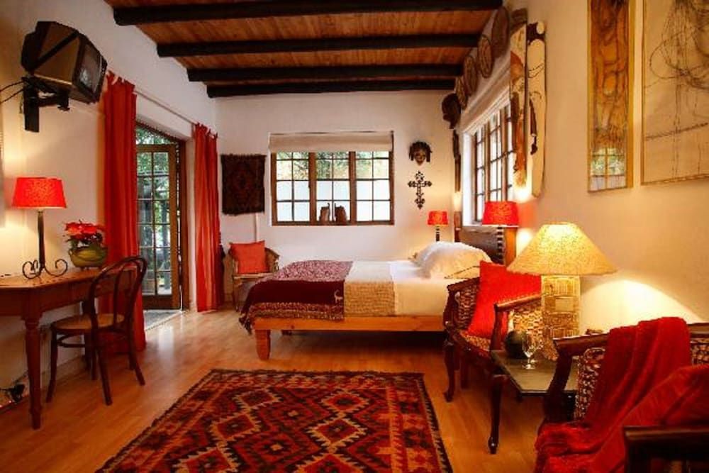 Moontide Guest Lodge 3