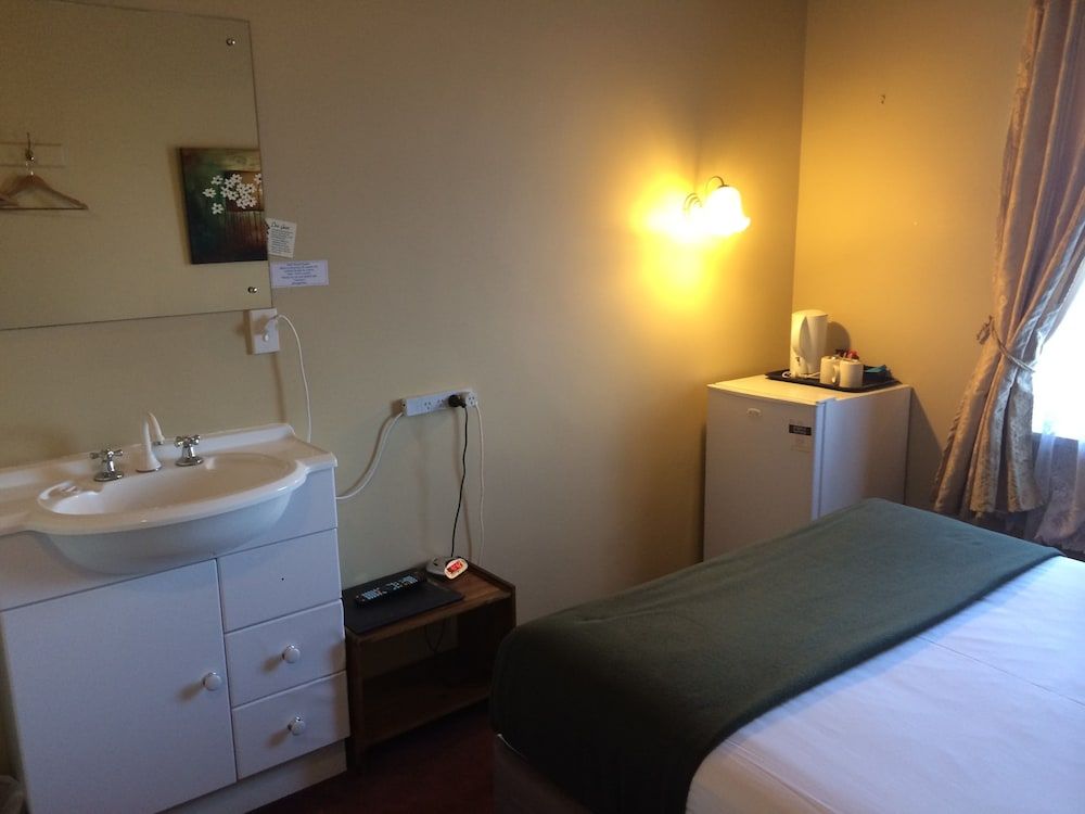 Anchorage Seafront Hotel 3