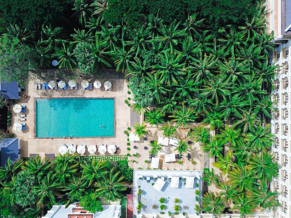 The Privilege Floor by LOTUS BLANC 1