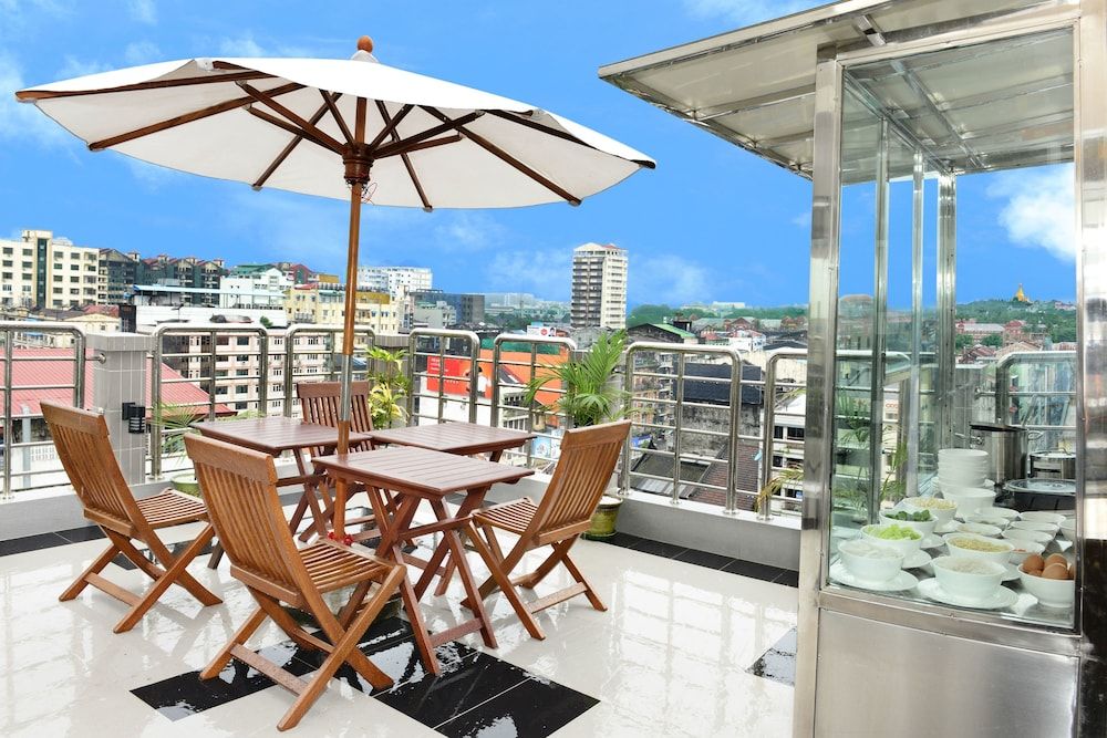 Hotel Grand United 21st Downtown 3 estrelas em Rangum