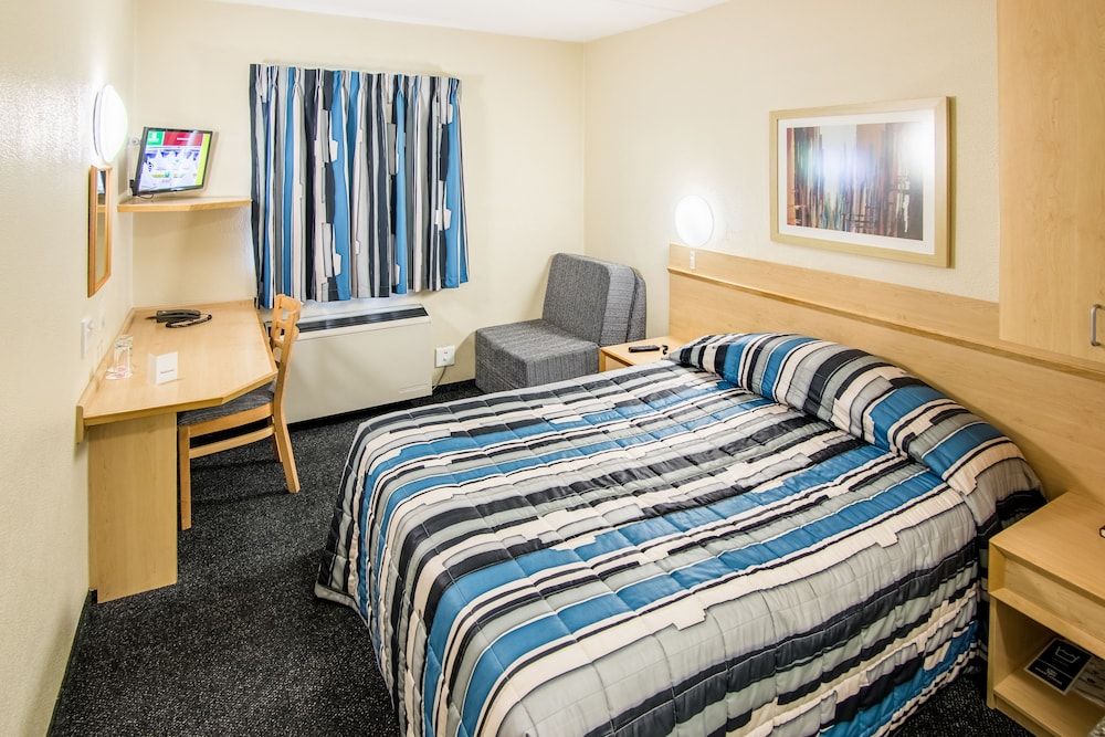 Road Lodge N1 City 3