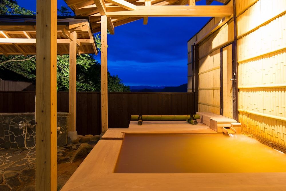 Arima Onsen Motoyu Ryuusenkaku 1