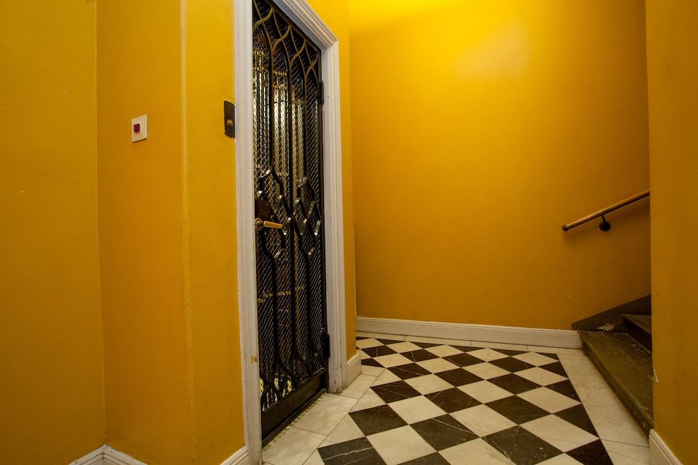 ApartDirect Sveavägen 1