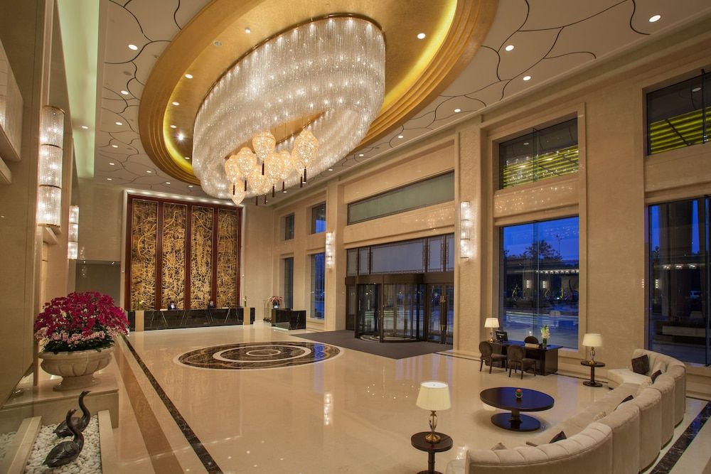 Classical Plaza Hotel 3