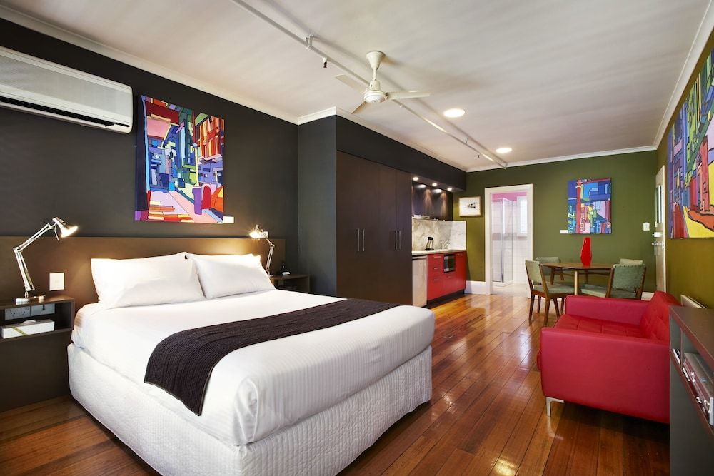 Tolarno Hotel 1