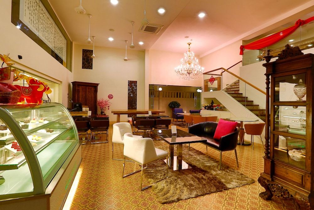 The Settlement Hotel 2