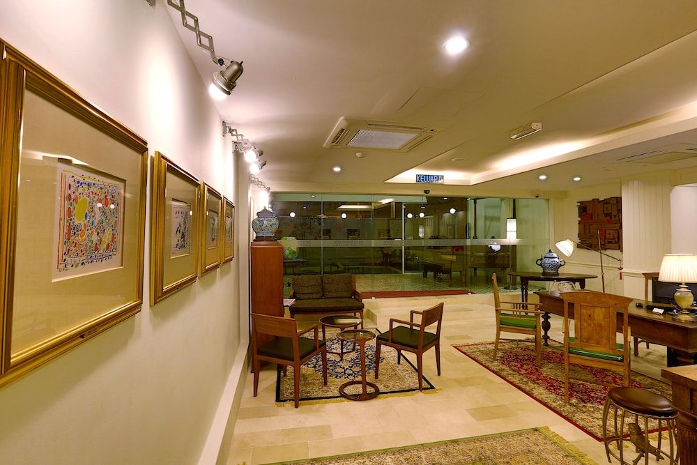 The Settlement Hotel 3