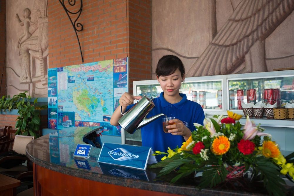 Gray Line Halong Cruise 2