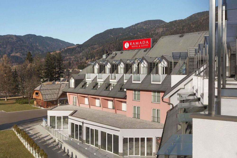Ramada Hotel & Suites by Wyndham Kranjska Gora 4 estrelas em Kranjska Gora
