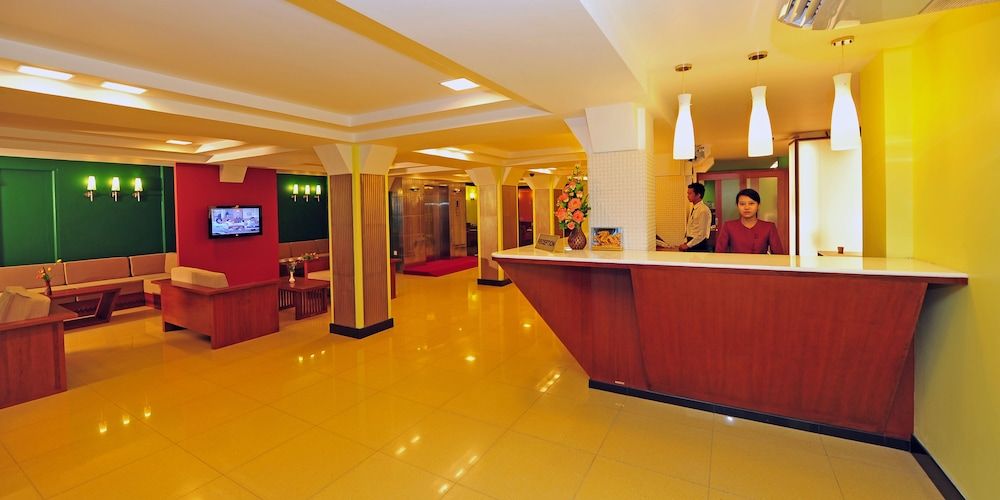 Clover Hotel 3 Clover Hotel 3