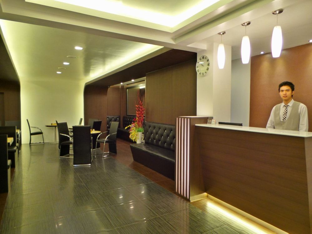 Clover City Center Plus 2