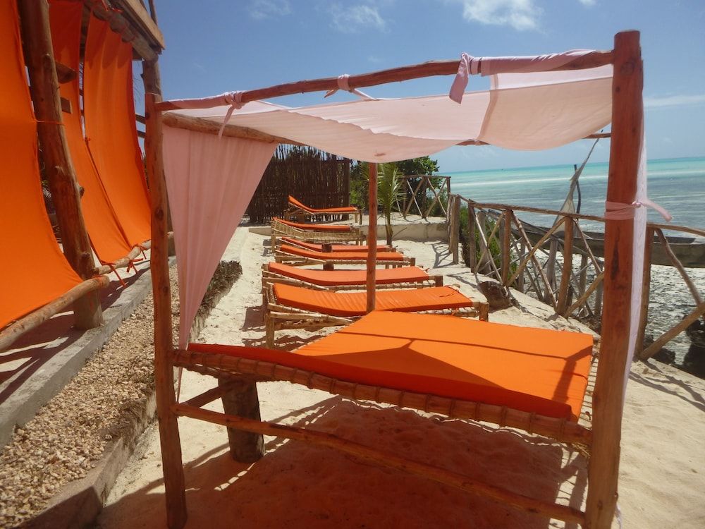 Zanzest Beach Bungalows 1