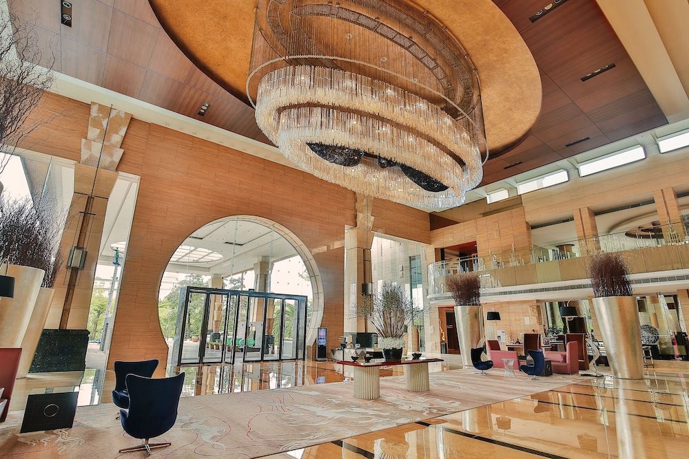 Royal Garden Hotel 3