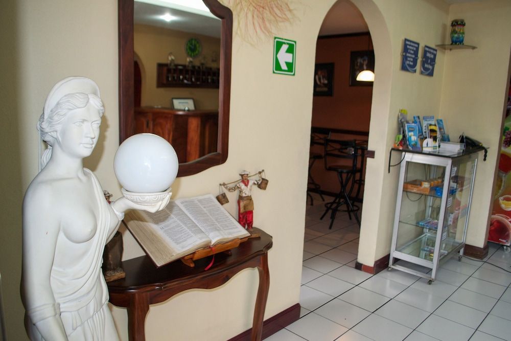 Berlor Airport Inn 2