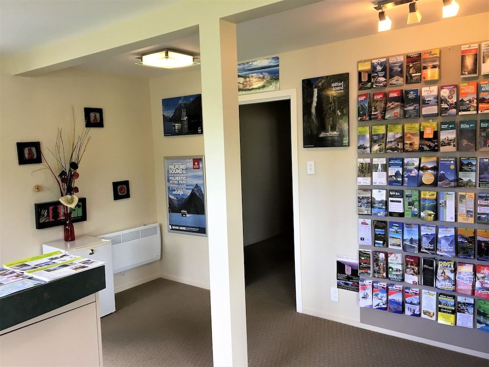 Fiordland Lakeview Motel and Apartments 2