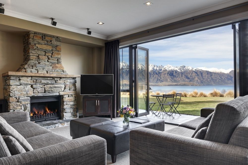 Platinum Queenstown Villas 1