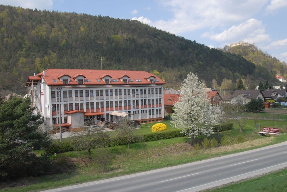 Hotel Podhradie 3 étoiles à Považská Bystrica