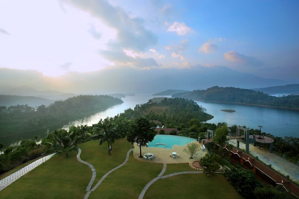 Arayal Resorts: A Unit of Sharoy Resort, Wayanad
