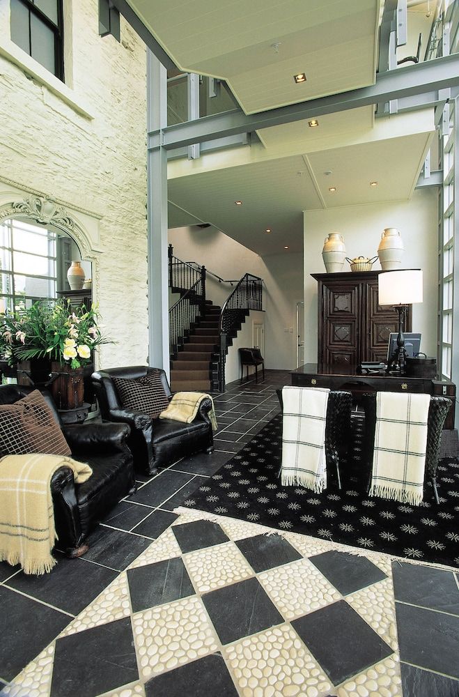 Eichardt's Private Hotel 2