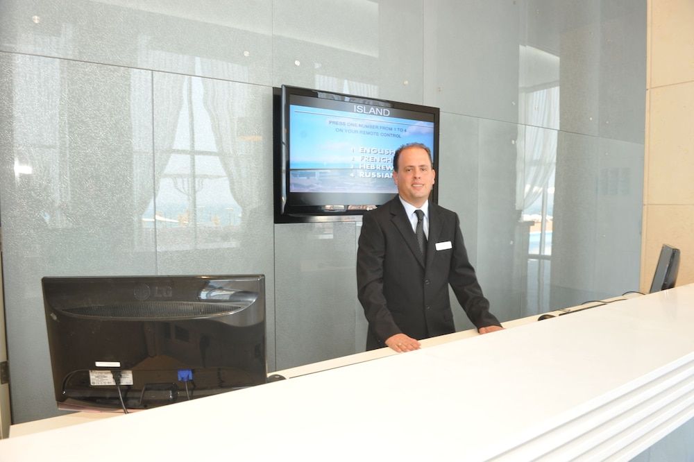 Island Luxurious Suites Hotel 3