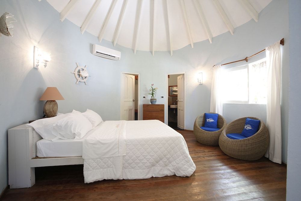 Nika Island Resort 3