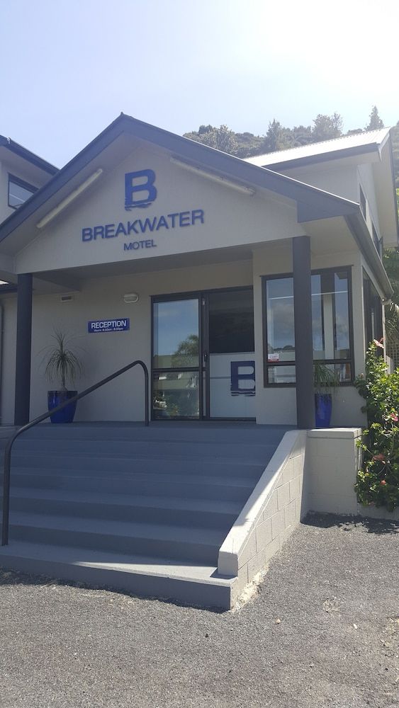 Breakwater Motel 2