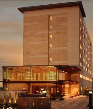 JP HOTEL & RESORTS 1