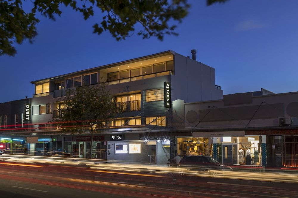 Quest Ponsonby 1